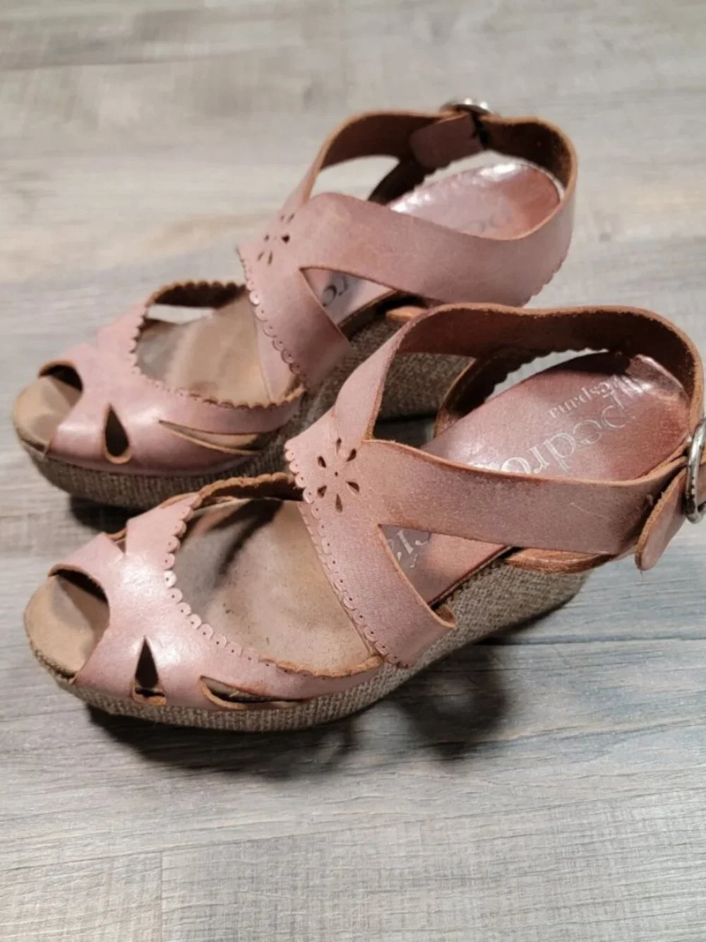 Pedro Garcia Spain Rattan Wedge Sandals Size 38 Pebble Patent Suede Leather